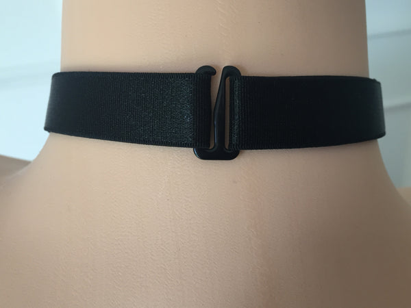 Black choker with ring